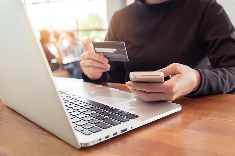 Making a payment on a smart device